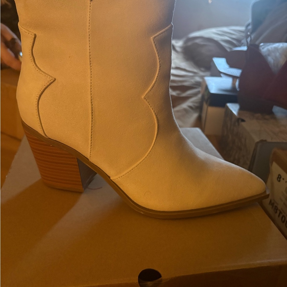 Women's Cream Western Ankle Boots